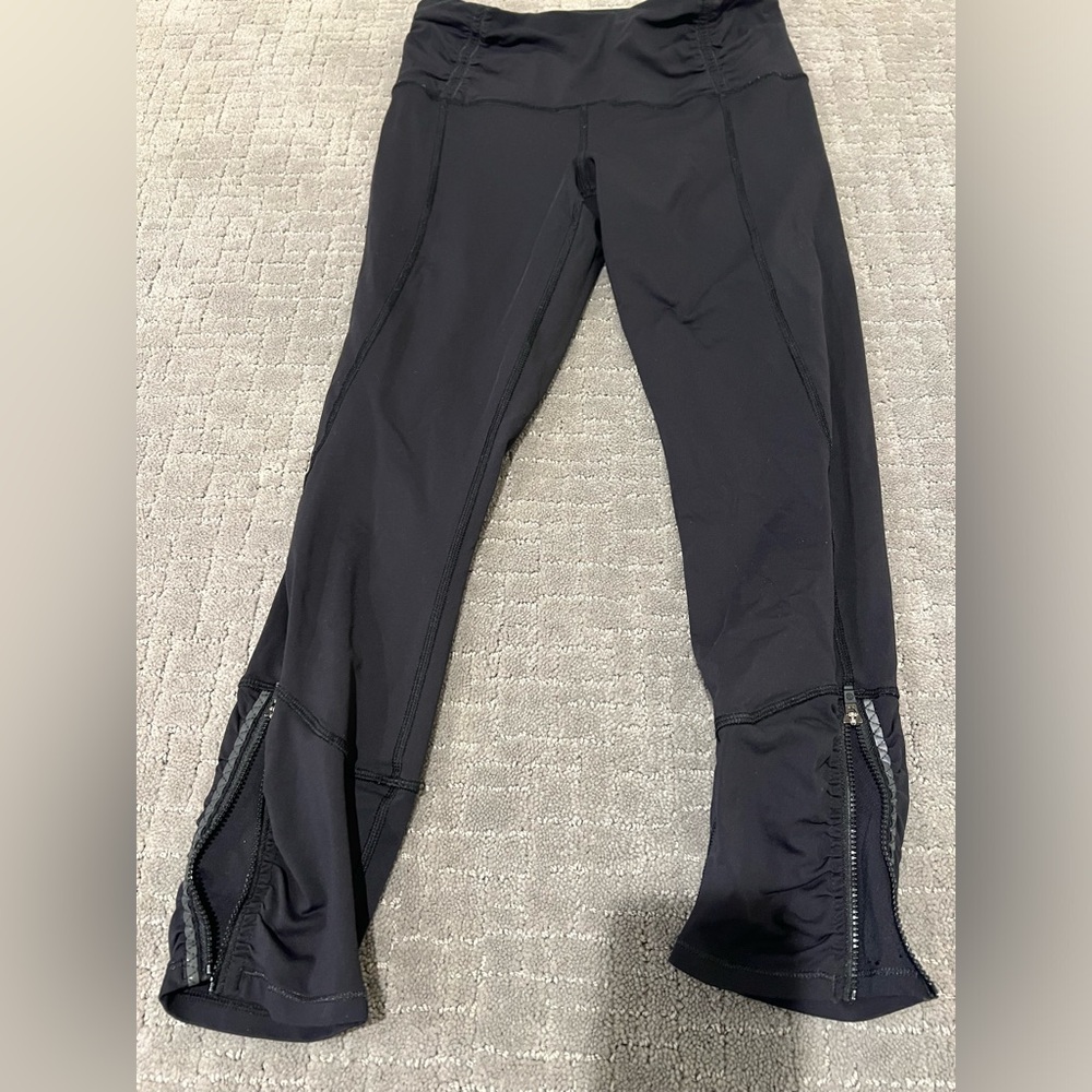 Lululemon womens size 6 black legging